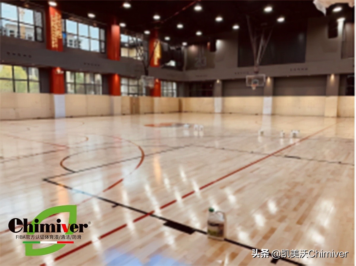 运动木地板彩漆,运动木地板漆施工视频