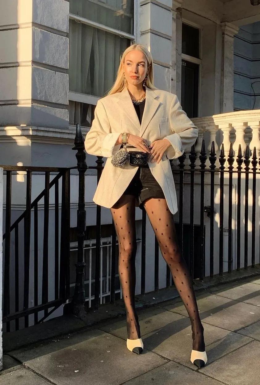 冬天如何穿黑丝，性感、不俗还保暖的那种？