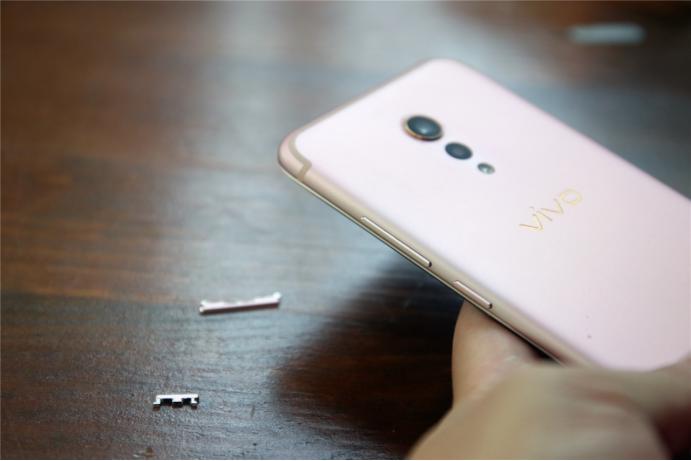 vivo旧旗舰电源键出问题，只需10元成本修复，不用换成iPhone11