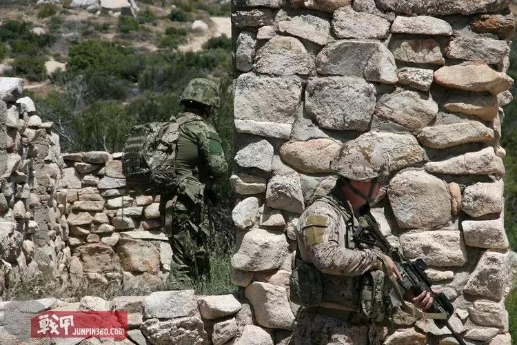 迷彩是军装吗,迷彩是军人的什么