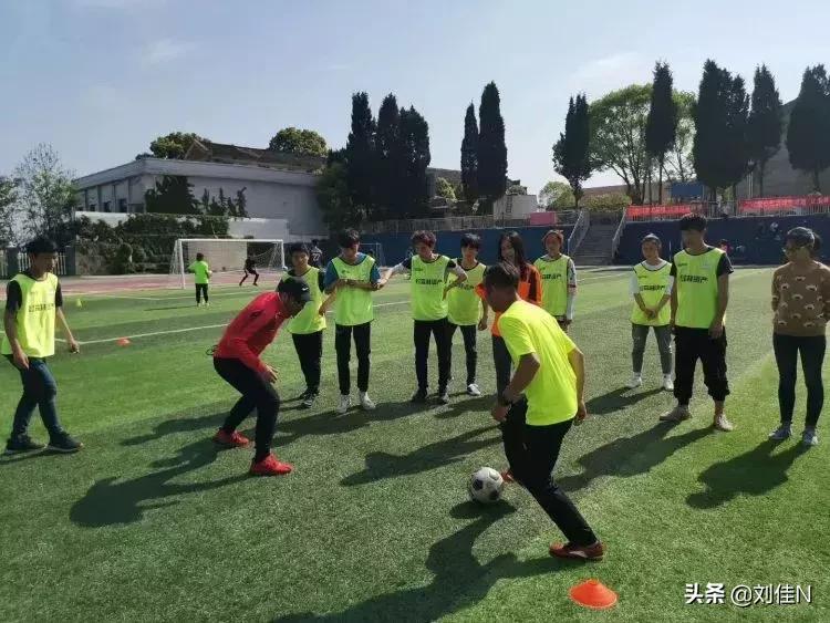 长着中国脸的外国足球运动员,长着外国脸