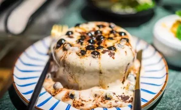 我在2018年的网红美食堆里，精挑出了这23家火爆的店给你！