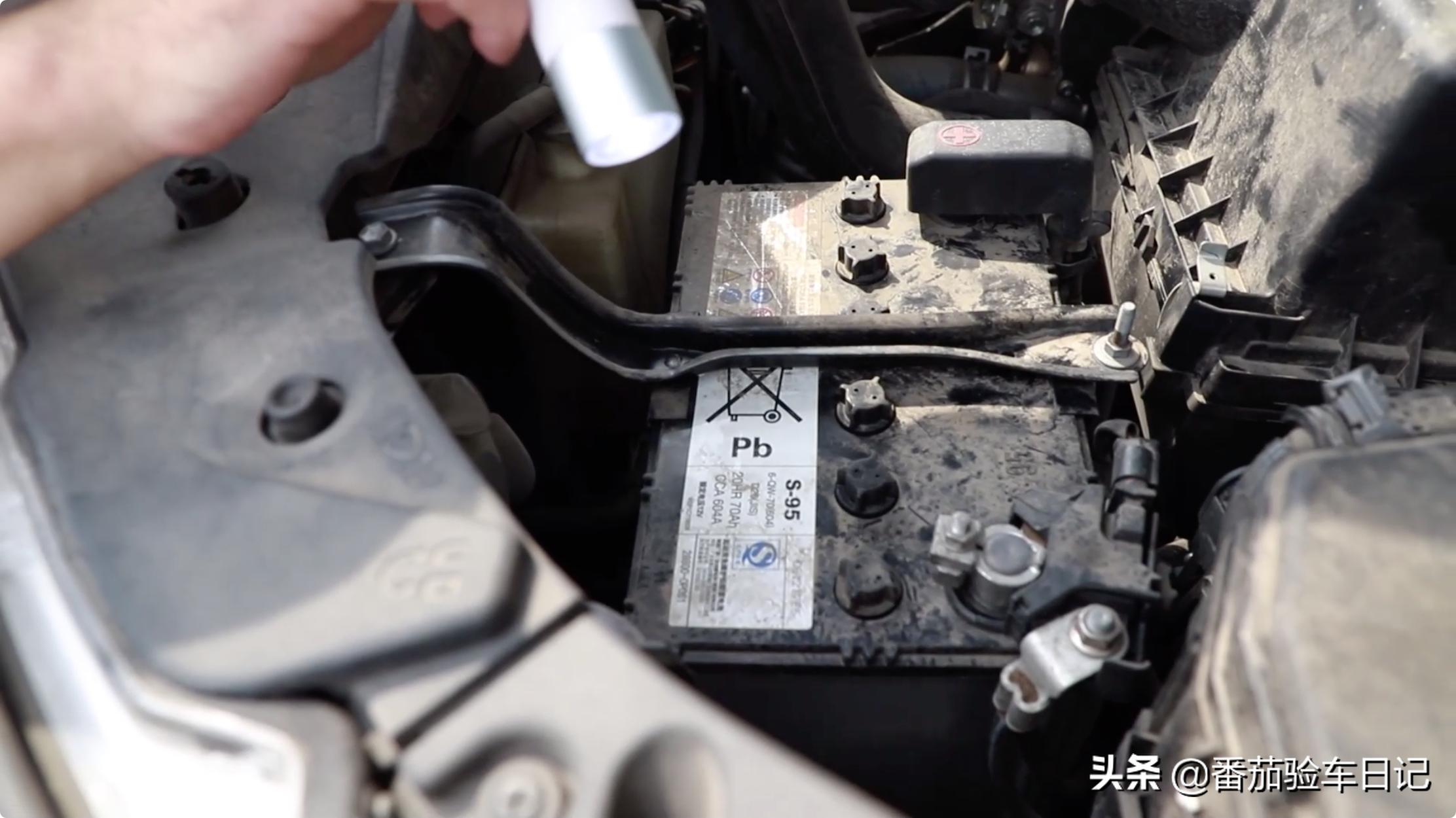 帮客户检测不到两年的丰田汉兰达，价格略高但是车况很值