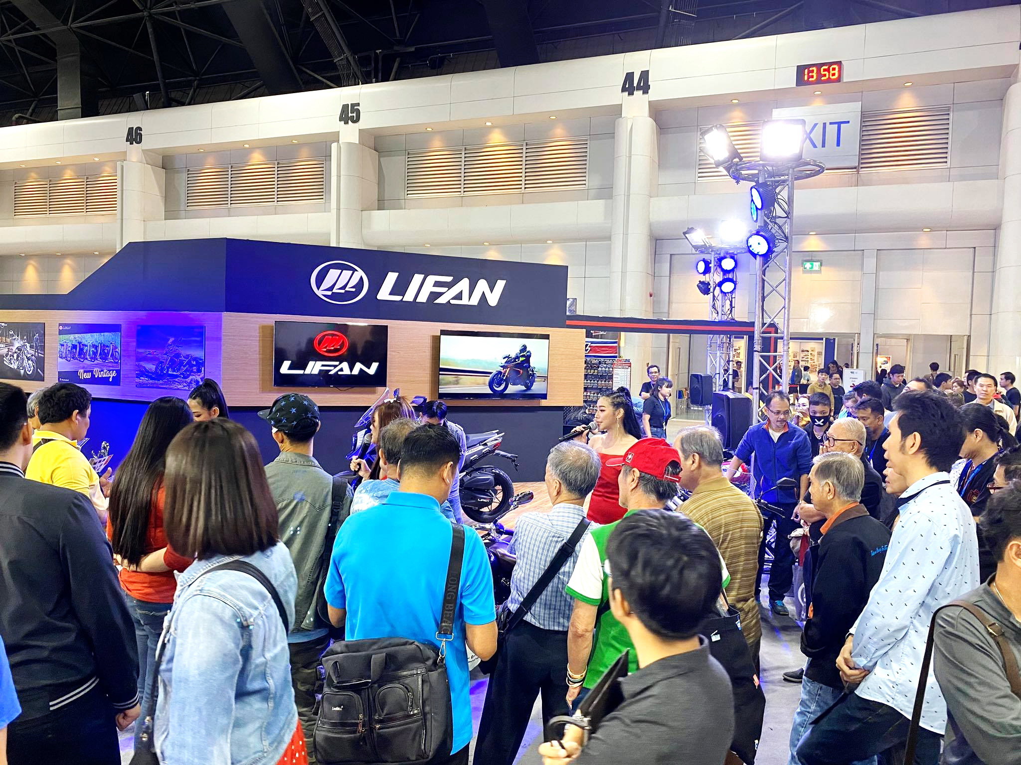 力帆在泰国展示全新的KPV150越野踏板