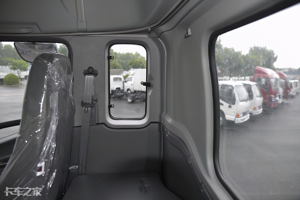 最便宜的国五6.8米载货车,15万以内最快的五款轿车