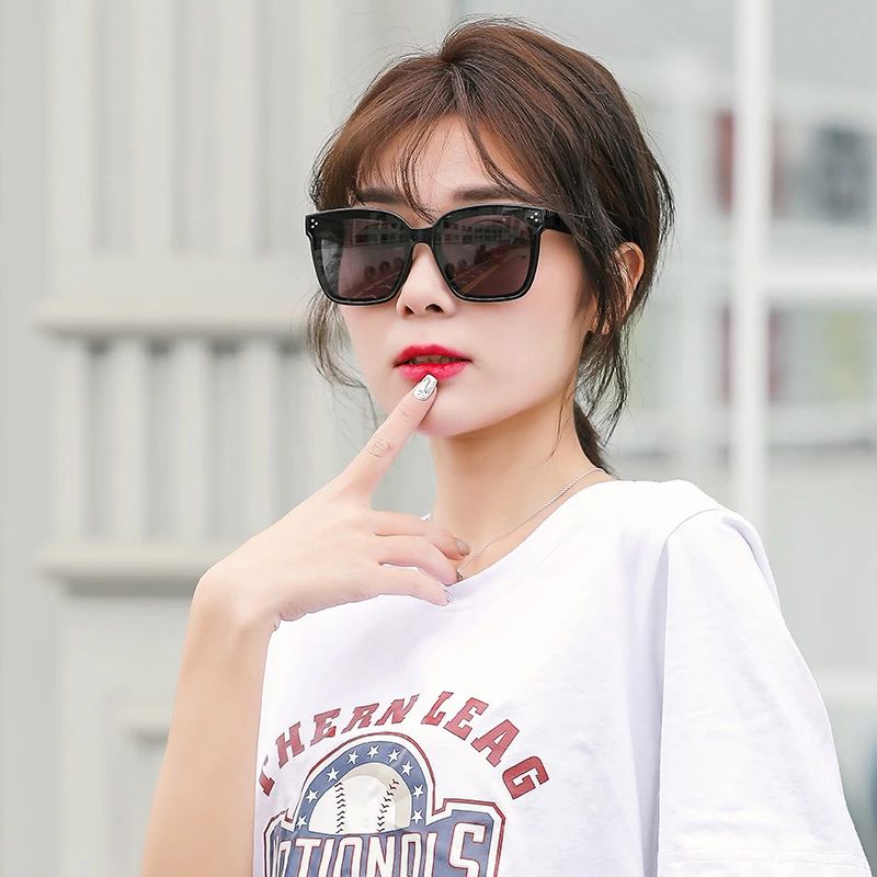 买了一个蓝墨镜,儿童墨镜7-12岁酷墨镜怎么选