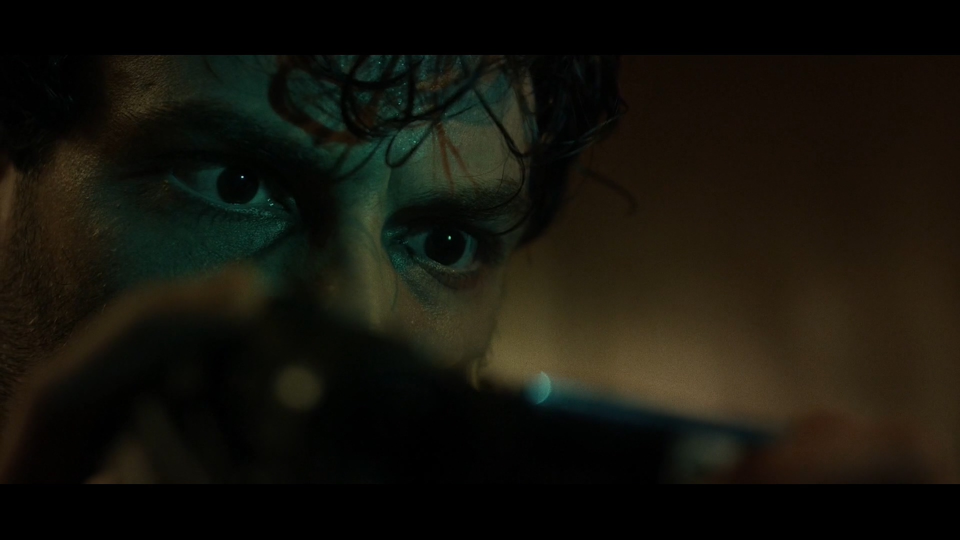 邻居天天半夜装修,邻居大半夜装修吓到了孩子