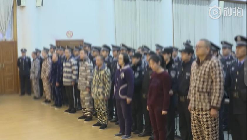 借出5600元收回13倍武汉“小额贷”涉黑案23人被判刑！