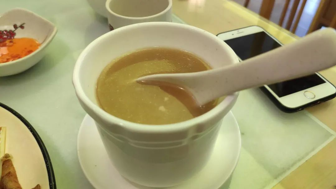 「探店」东四搬到西四，强仔变成弱仔，捂紧钱包，宁可饿着也别去