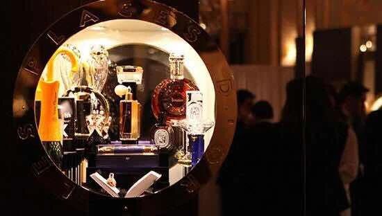 范思哲将香港澳门归为国家，从DG辱华事件看，得罪中国的下场