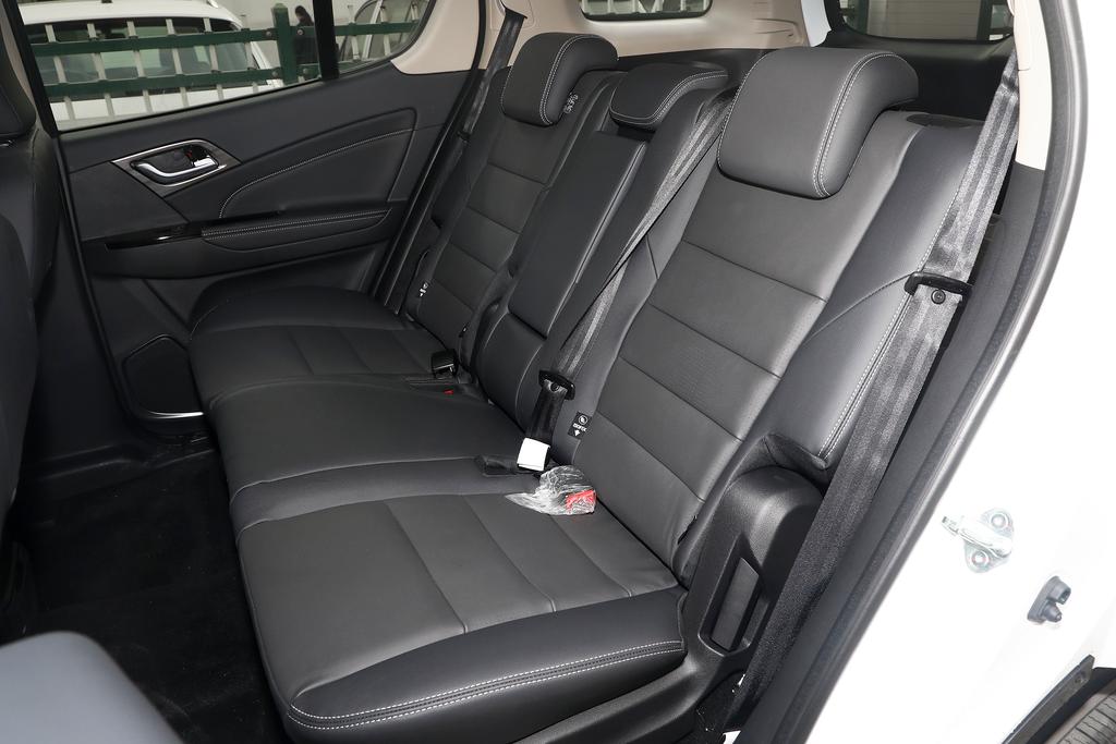 mux牧游侠越野改装,mu-x牧游侠3.0柴油四驱越野视频