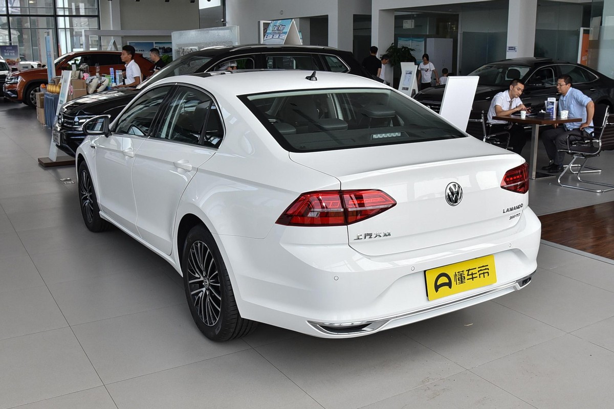 凌渡排气管汽油味很大怎么回事,凌渡排气管冒水