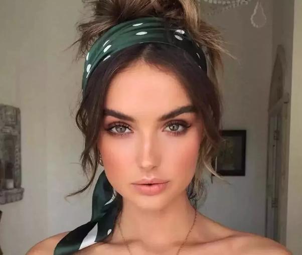 丝巾的系法生活小妙招丝巾新花样,教你丝巾多种系法百变丝巾