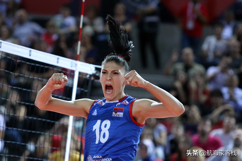 塞尔维亚女排卫冕欧锦冠军，贝尔格莱德全城雀跃欢腾