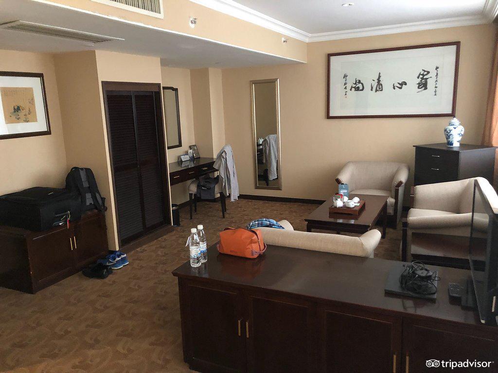 西安钟楼饭店,西安钟楼饭店餐厅