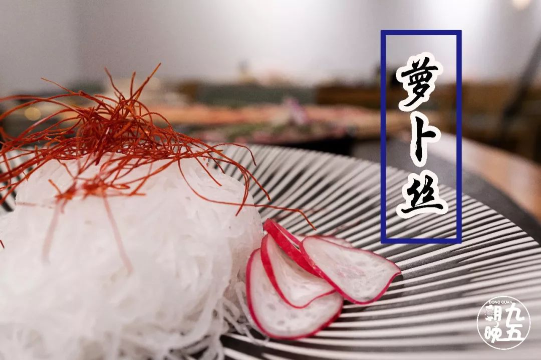 东莞首家火锅+烤肉一体涮就在万江家汇城，几百人排队等着吃