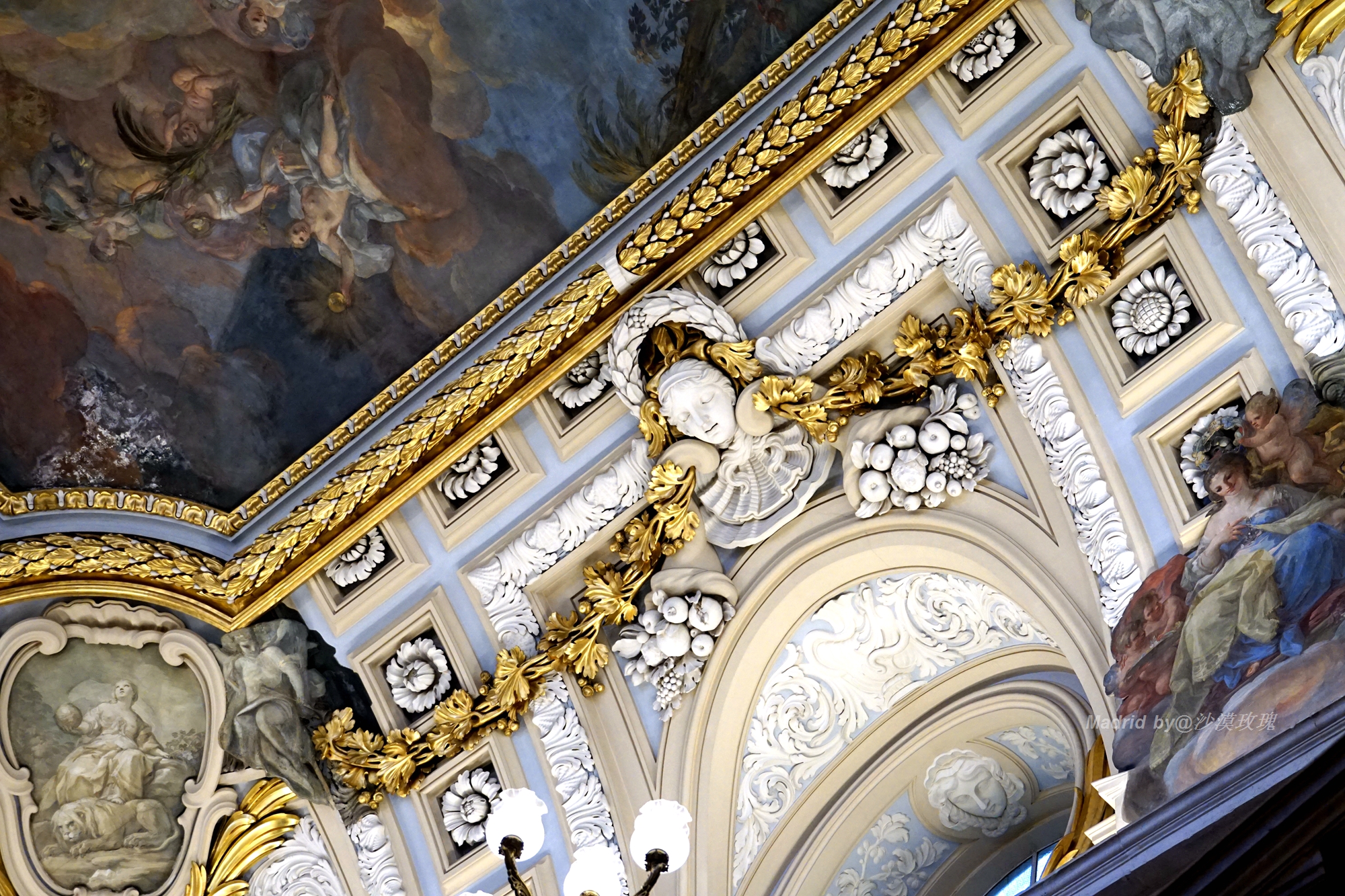 仿造凡尔赛宫的欧洲第三大王宫,两代国王的华丽梦想