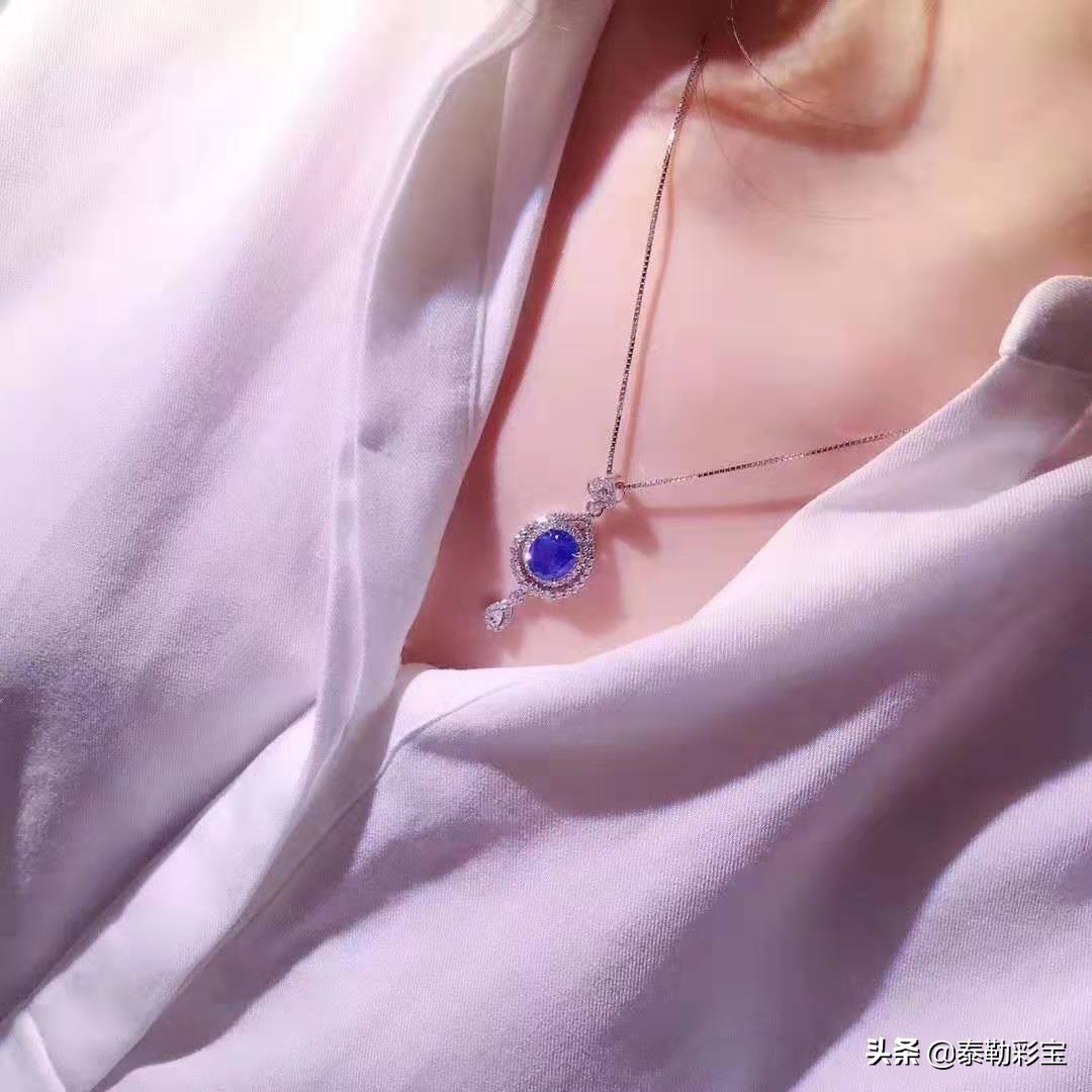 宝石吊坠怎么处理好看呢,蓝宝石吊坠清洗