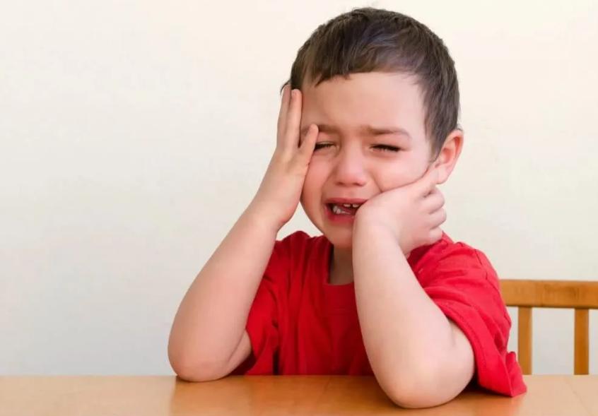 当孩子被烫伤时，用这5个步骤缓解