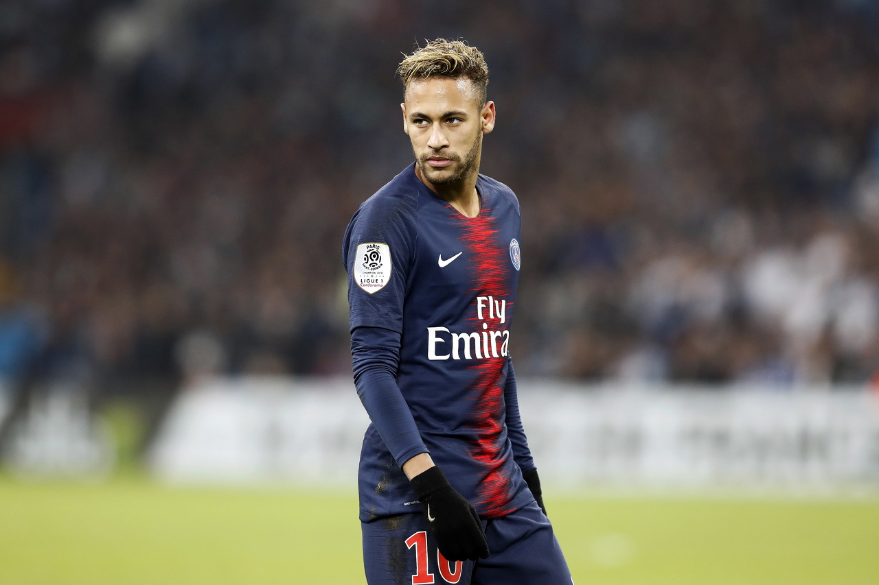 1亿签字费,内马尔在巴萨的年薪