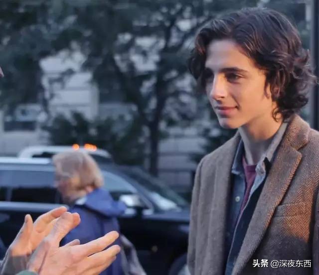 他差点成为杰克船长的女婿，95后天才演员的恋爱为何如此甜蜜？