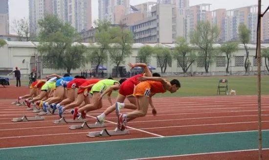 狂傲的球员,凶猛的体育生