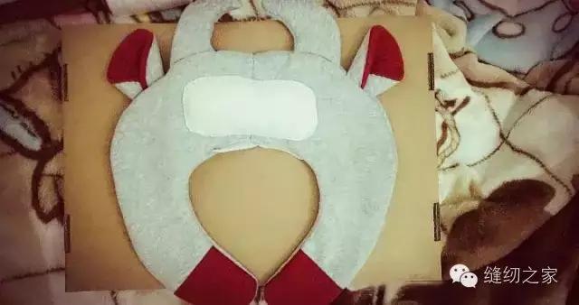 旧衣服改造睡枕图解,旧衣服做u型枕教程