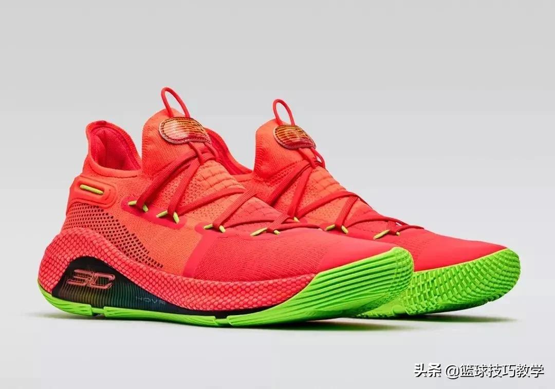 库里上脚了鸳鸯配色的战靴,他最重要的战靴原来是这双