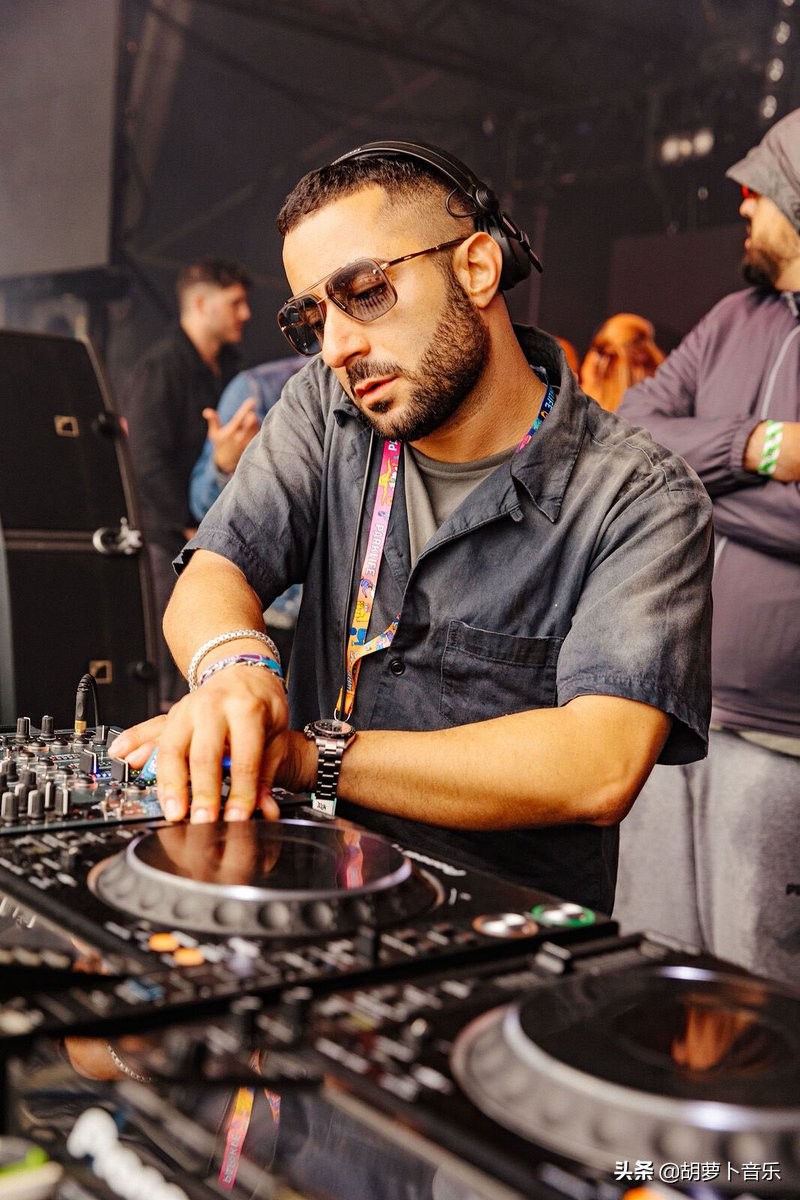 外媒评价打雷姐新专辑,打雷姐新专几点出