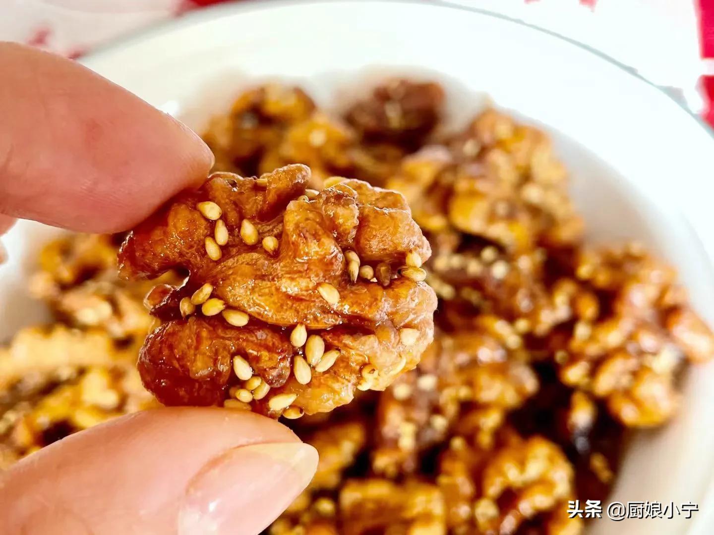 酥脆琥珀核桃仁制作,半斤核桃仁要多少糖做琥珀核桃