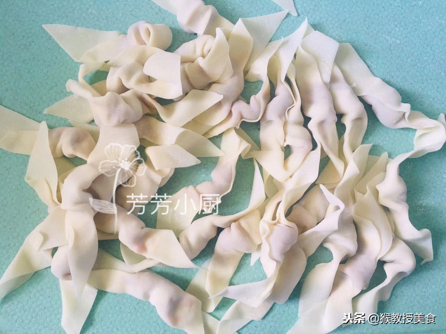 家庭版自制虾肉馄饨，好迷你很好吃，周末做点这一周的早餐都有了