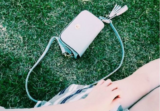 如果女孩子说不快乐要怎么做,不快乐的女生该怎么做