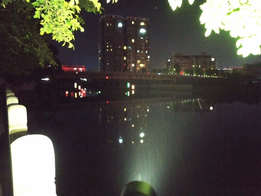 雷明兔fw4x手电,雷明兔fw4a手电筒评测