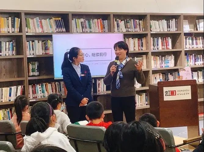 即便夹杂着拼音和错别字，孩子们还是写下了真情实感