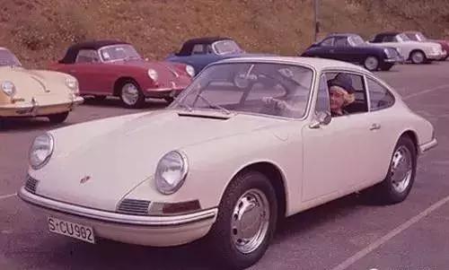 同样是马的车标怎么相差那么大,同样的车牌为何别人如此优秀