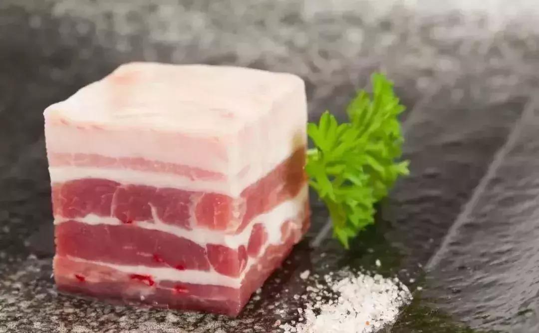 关节咔咔响疼痛怎么治疗,胳膊一动关节就咔咔响是怎么回事