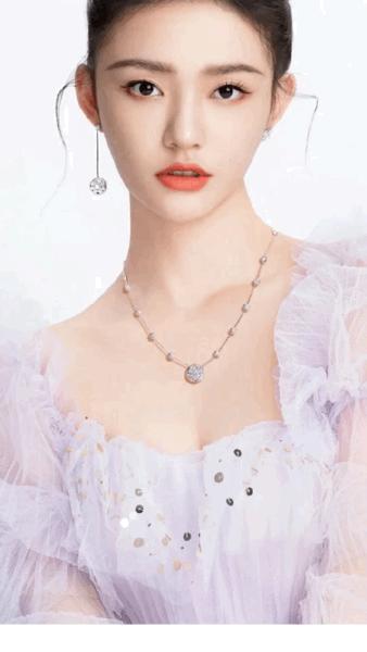 林允张新成初次相见,周大福星耀大使林允