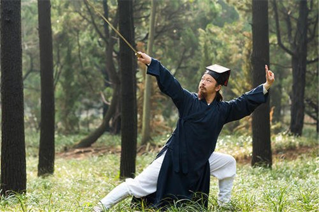 轻功大师陈师行,陈师行轻功翻车搞笑