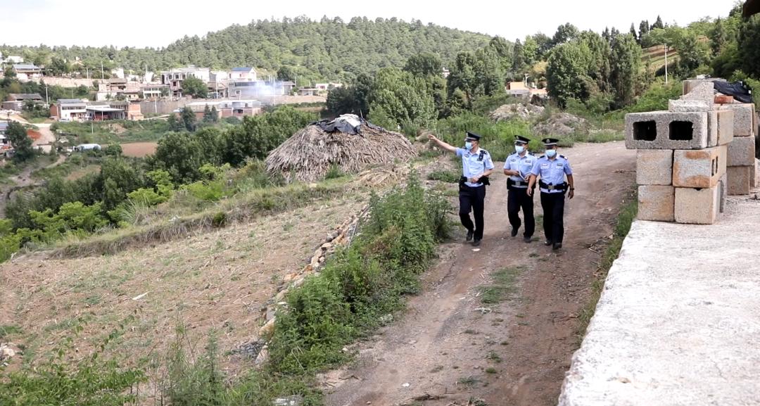 借推销防盗窗之名行盗窃之举企图瞒天过海仍逃不脱法网——石林警方破获系列盗窃案