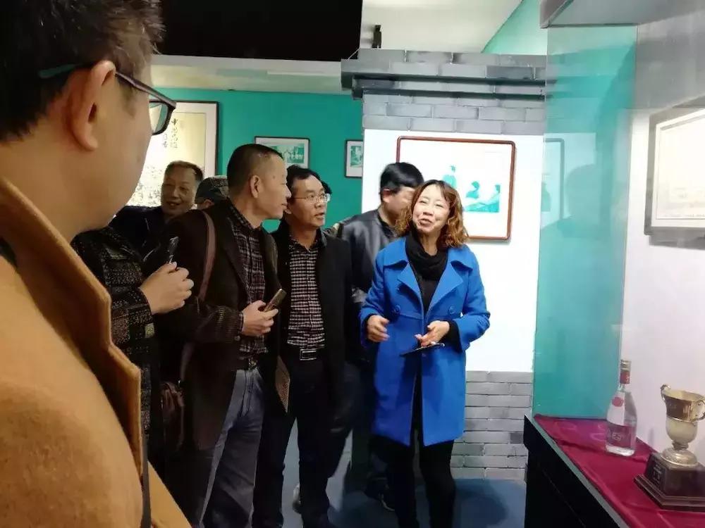 匀酒飘香•都匀作家走进企业座谈采风