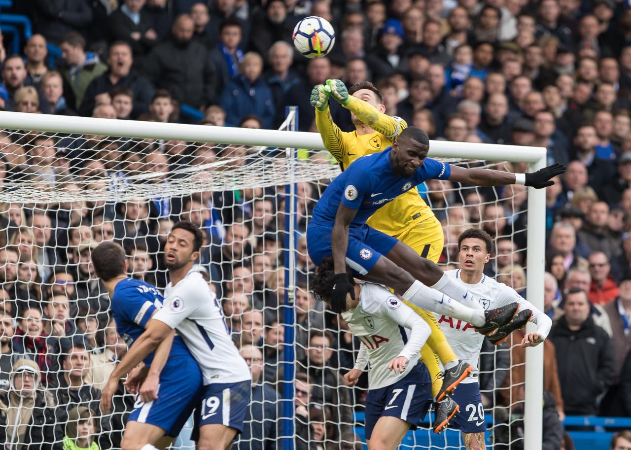 失误连连却能稳坐主力备受争议的洛里究竟是个什么水平的门将？