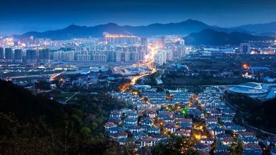 幸福道路越走越宽,幸福道路越走越宽阔