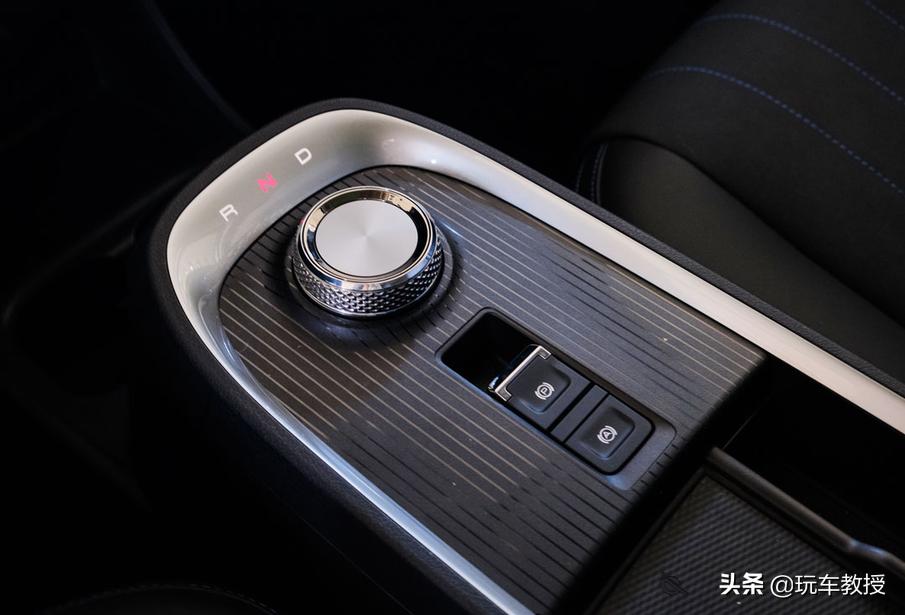 10万左右性价比高的车欧拉新车,2023款欧拉好猫尊荣型落地价