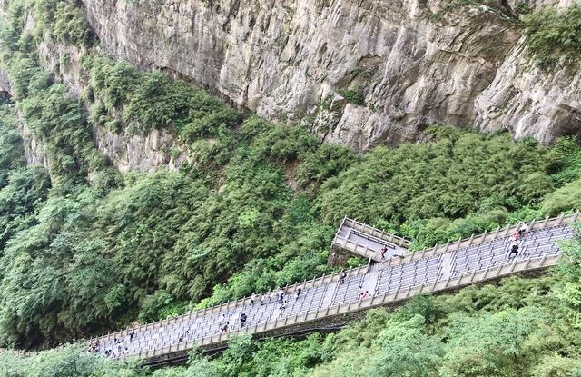 张家界机场到天门山自由行攻略,张家界天门山索道游玩攻略