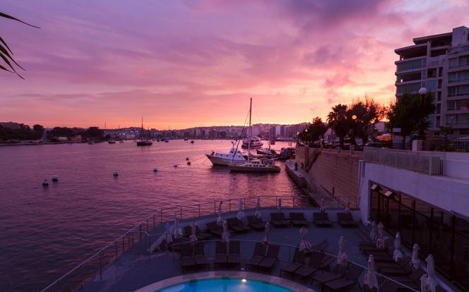 马耳他地中海迷人蓝色海水,地中海明珠马耳他视频