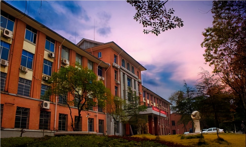 中南大学2020届本科毕业生：就业率96.49%，制造业为最大就业行业