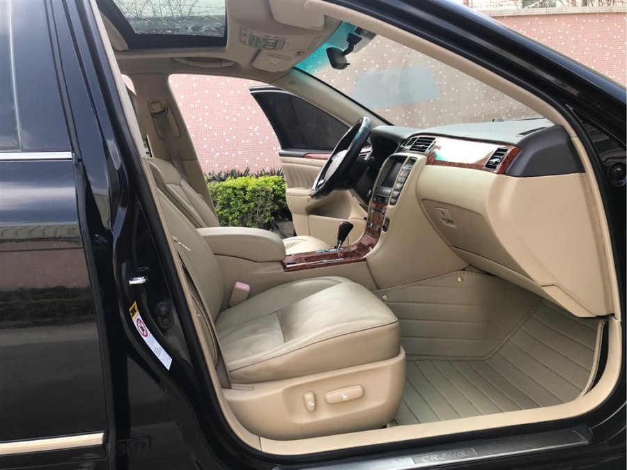 12代丰田皇冠3.0沙龙顶配版,丰田巅峰