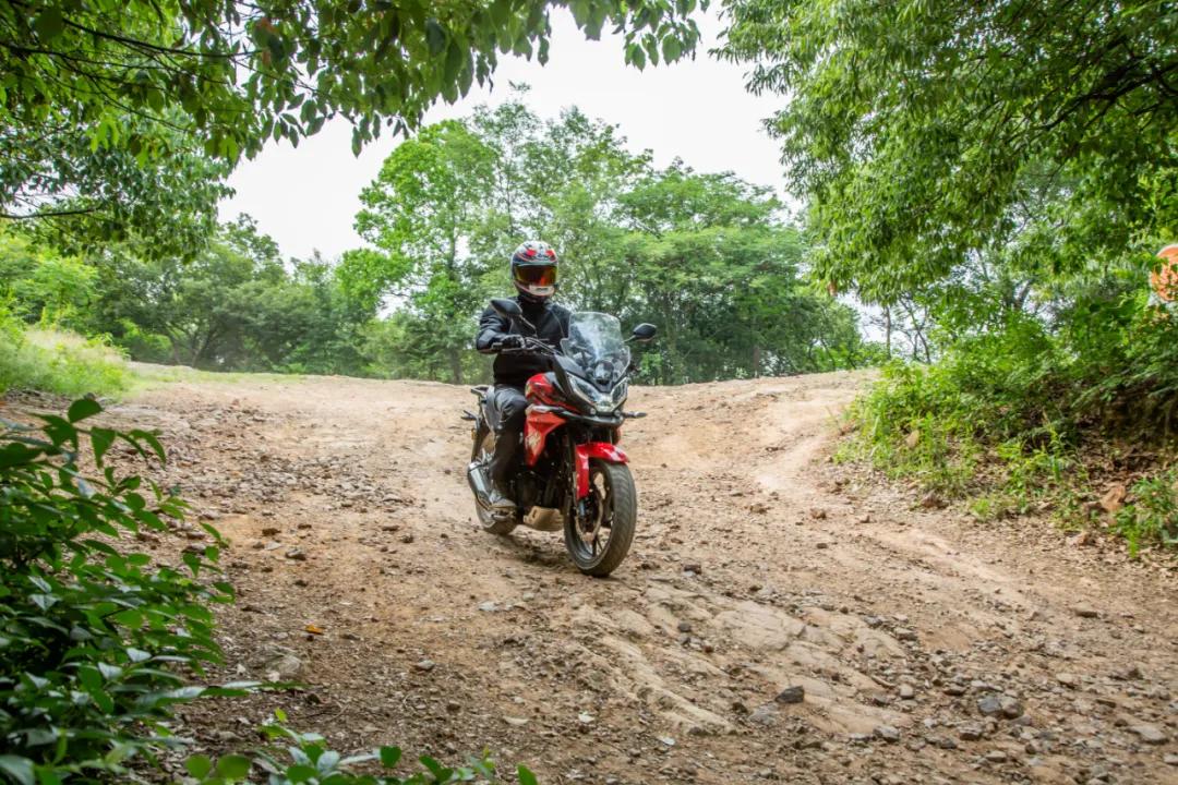 新大洲本田cbf190x骑行感受,本田拉力摩托车cbf190x