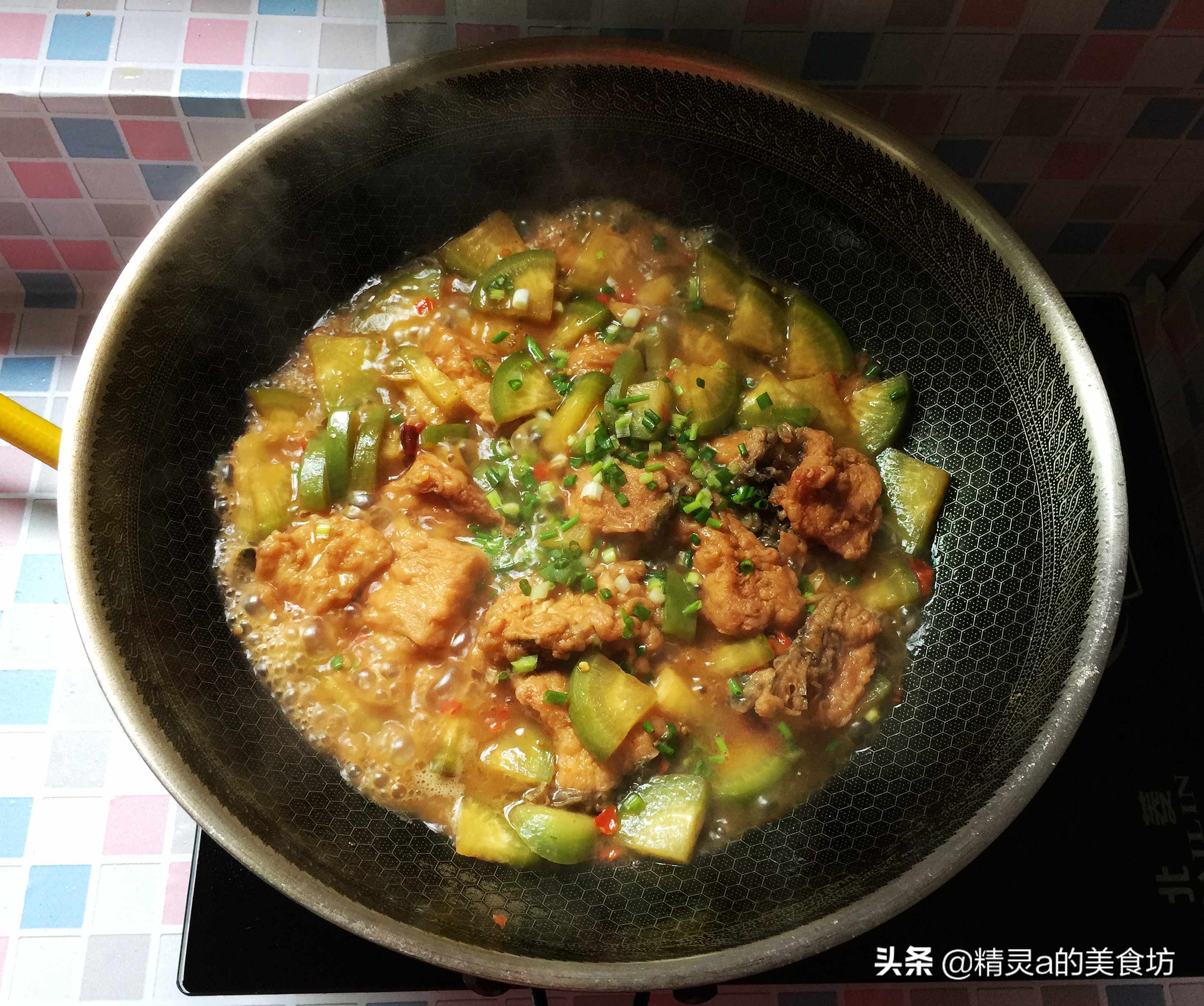 换个方法吃草鱼，配它一起炖，营养美味，一周做三回，餐餐一扫光