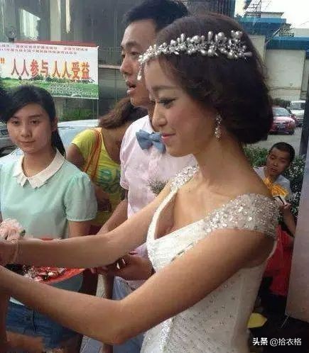 形容平胸搞笑图片,调侃平胸的搞笑图片